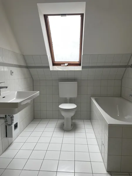 2 Zimmer Dachgeschoss Wohnung unsaniert — photo 1